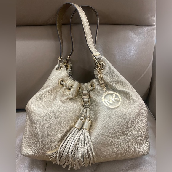 ❌SOLD❌ Stunning Gold Michaelkors Bag!! Original from the USA! Barely used!! - Picture 3 of 11